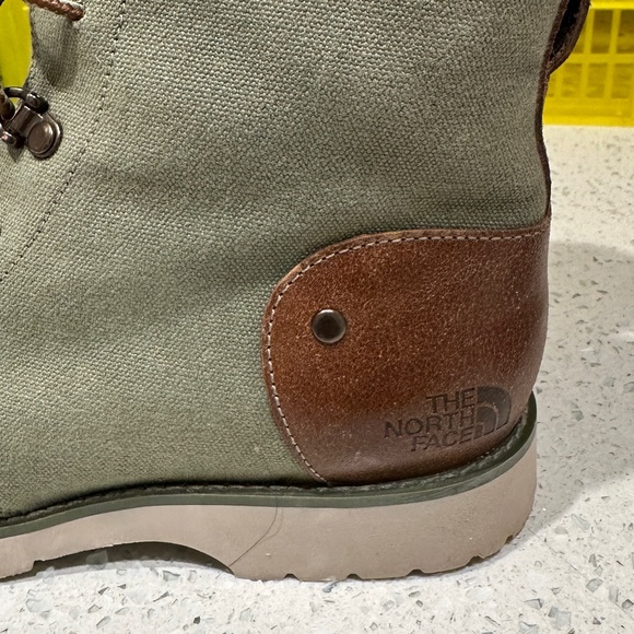 The North Face Boots (Coated Canvas) - Picture 4 of 7